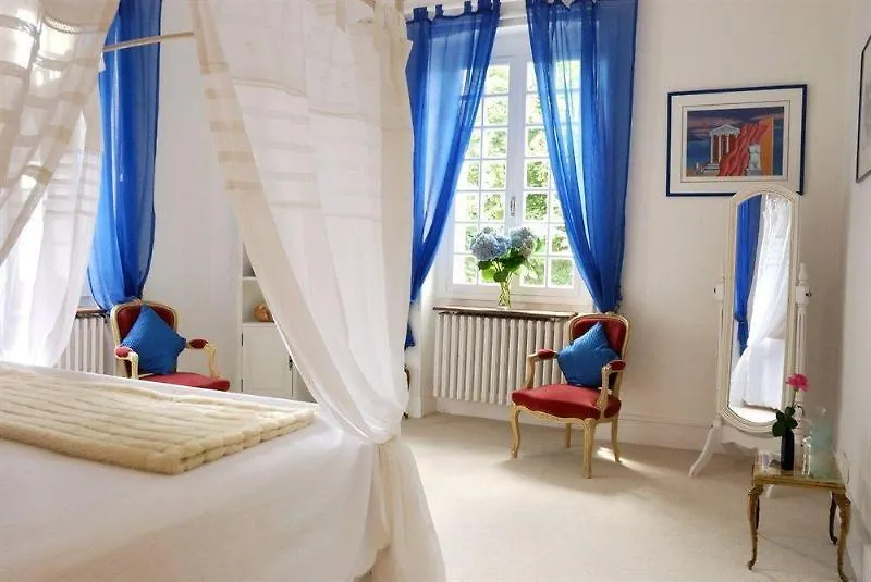 Villa Aimee Luxury Apartments With Heated Pool Vals-les-Bains 3*,