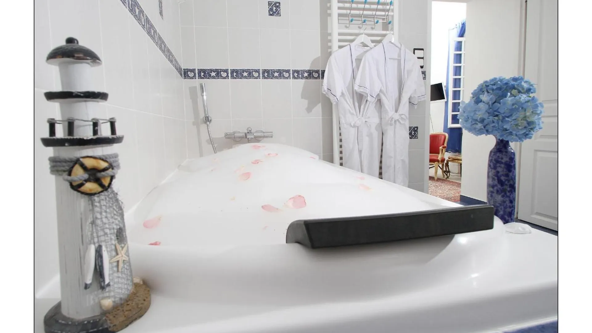 Bed & Breakfast Villa Aimee Luxury Apartments With Heated Pool Vals-les-Bains