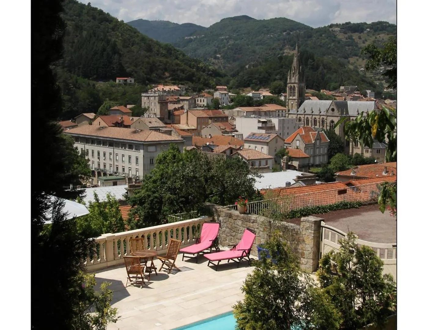 Villa Aimee Luxury Apartments With Heated Pool Vals-les-Bains