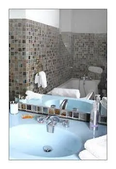 Villa Aimee Luxury Apartments With Heated Pool Vals-les-Bains Bed & Breakfast