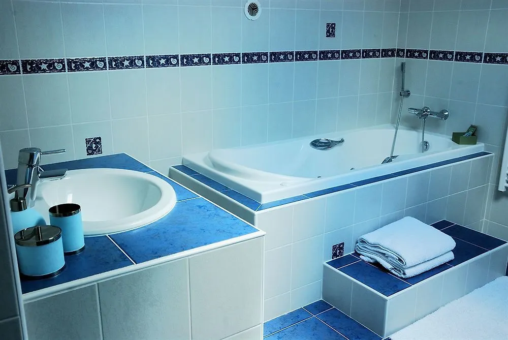 Villa Aimee Luxury Apartments With Heated Pool Vals-les-Bains